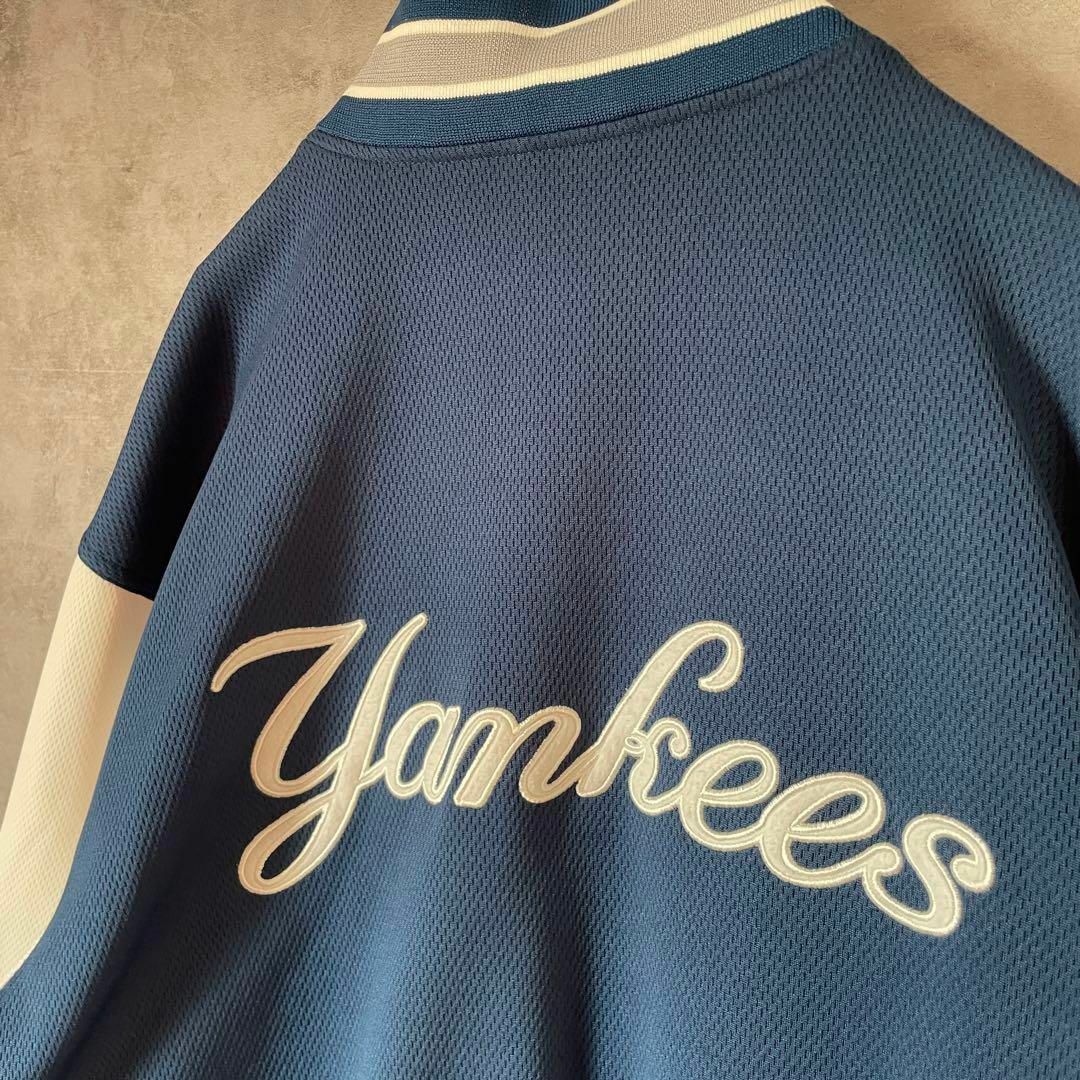 【背面ビッグ刺繍ロゴ、ニューヨークヤンキース】MLBメッシュスタジャン古着紺M メンズのジャケット/アウター(スタジャン)の商品写真