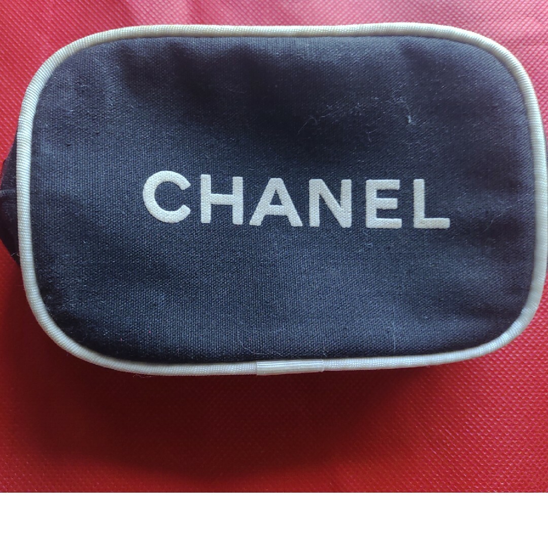 CHANEL(シャネル)のシャネルポーチ レディースのファッション小物(ポーチ)の商品写真