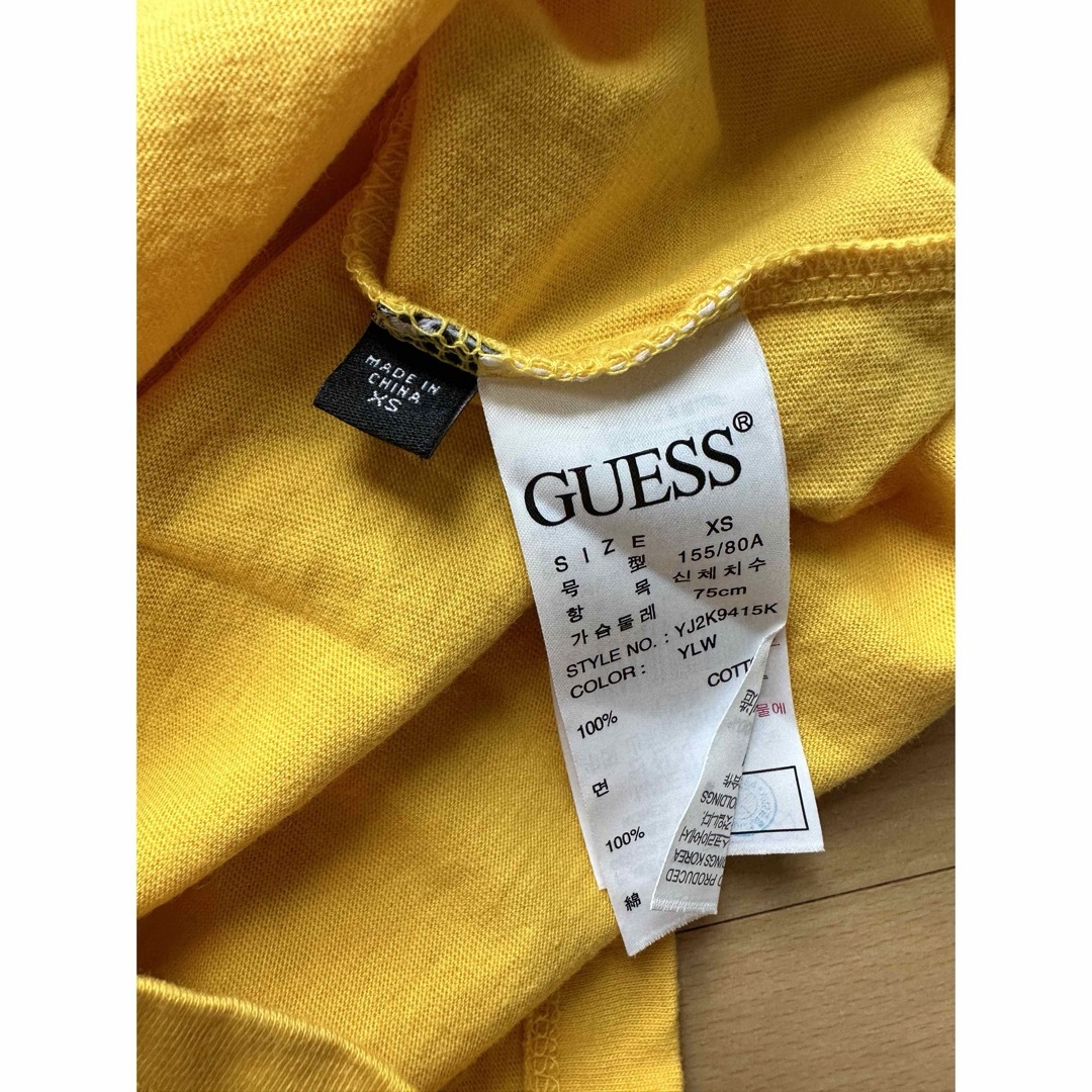 GUESS(ゲス)のGUESS Tシャツ XS レディースのトップス(シャツ/ブラウス(半袖/袖なし))の商品写真