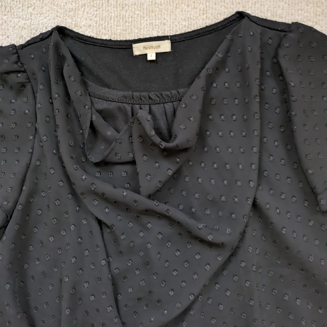 HusHush(ハッシュアッシュ)のカットソー　半袖　黒　サイズ2 レディースのトップス(カットソー(半袖/袖なし))の商品写真