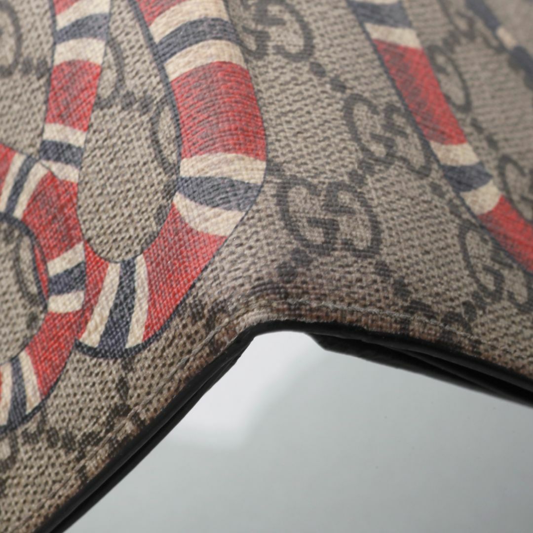Gucci(グッチ)のK3679 グッチ スネーク プリント GGスプリーム 二つ折 財布 イタリア製 メンズのファッション小物(折り財布)の商品写真