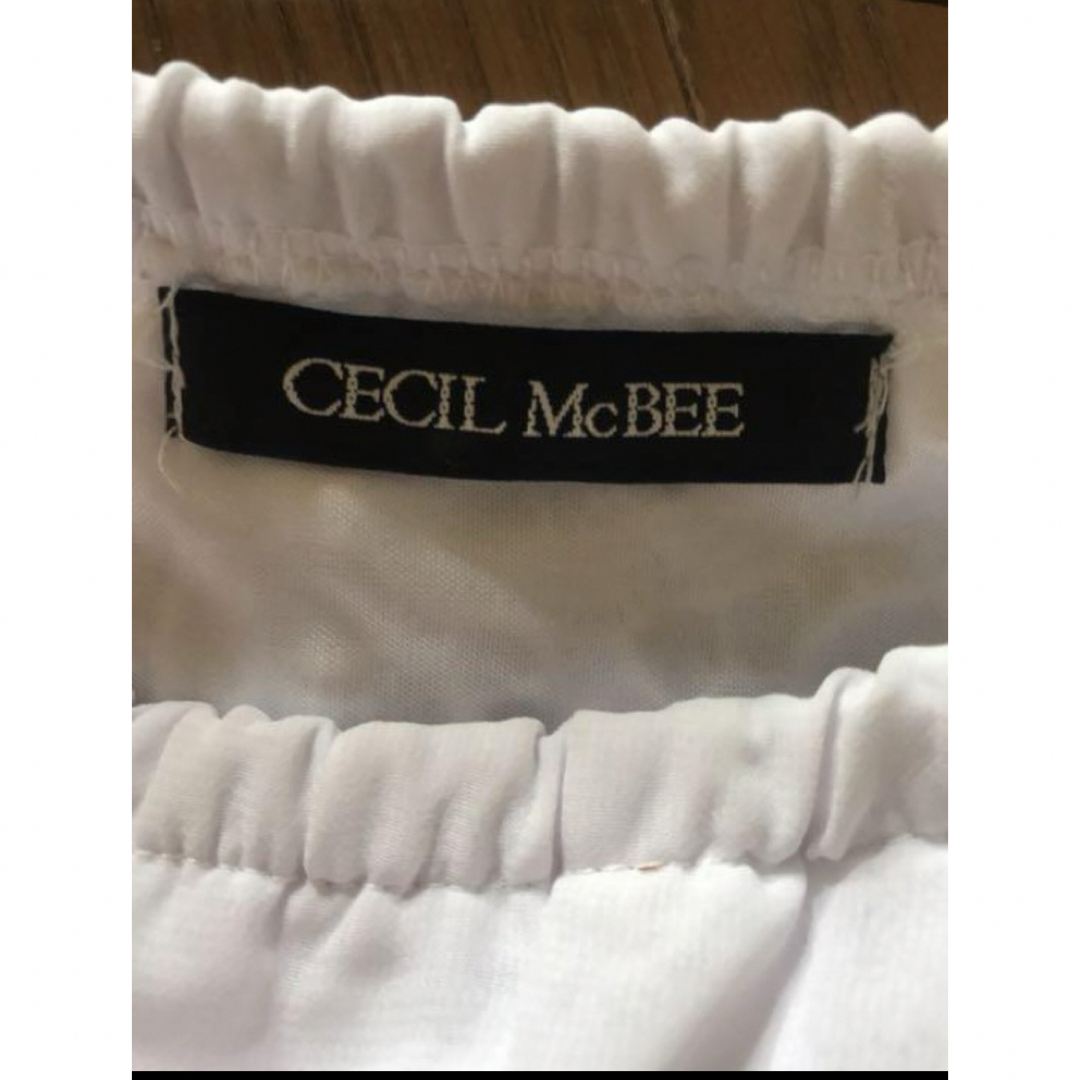 CECIL McBEE(セシルマクビー)のCECILMcBEEオフショルダーレーストップス レディースのトップス(シャツ/ブラウス(半袖/袖なし))の商品写真