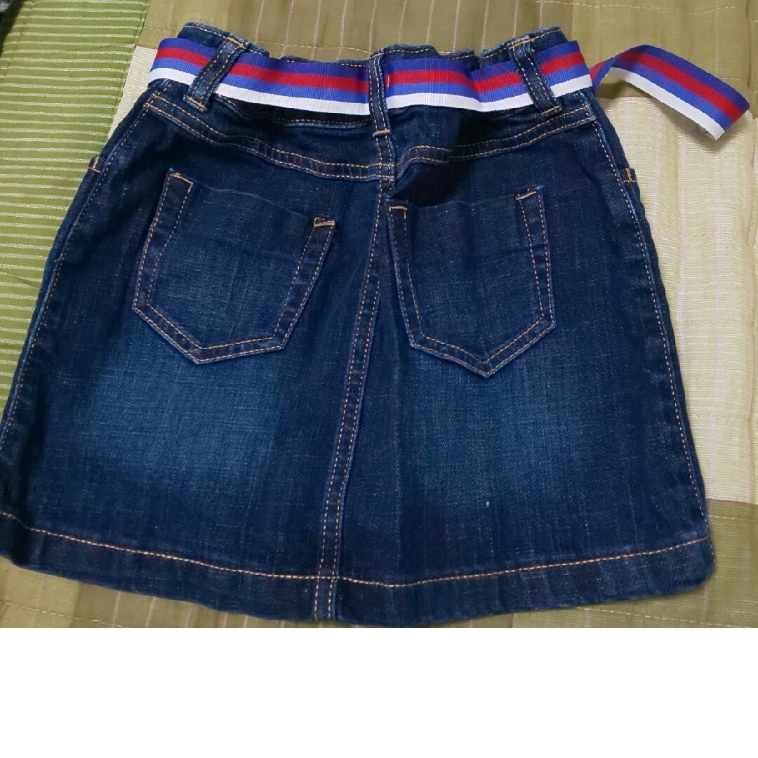 TOMMY HILFIGER(トミーヒルフィガー)のトミーフィルガーデニムスカート キッズ/ベビー/マタニティのキッズ服女の子用(90cm~)(スカート)の商品写真