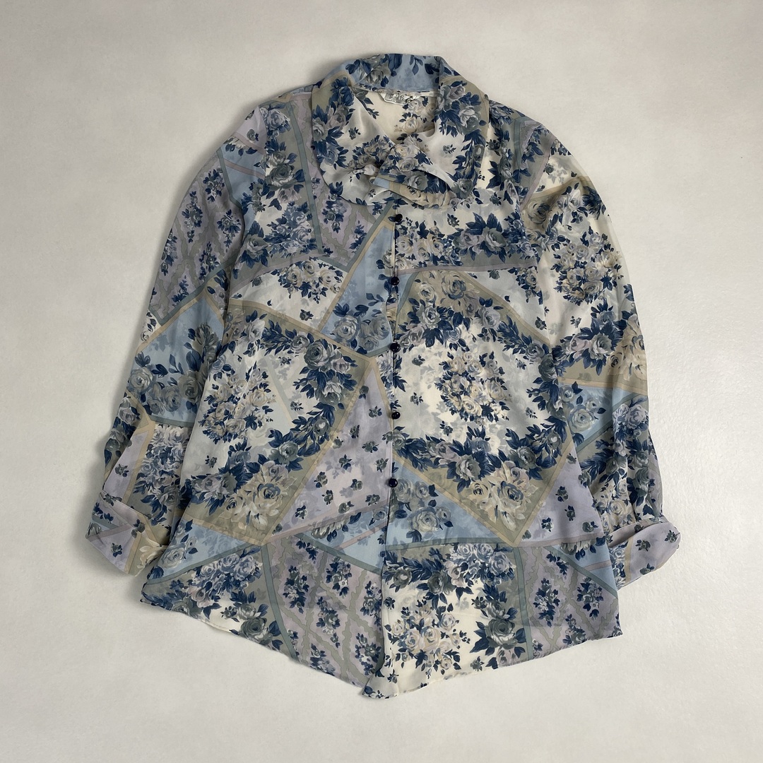 長袖シャツ　シースルー　花柄　フリル　青　紫　ベージュ レディースのトップス(シャツ/ブラウス(長袖/七分))の商品写真
