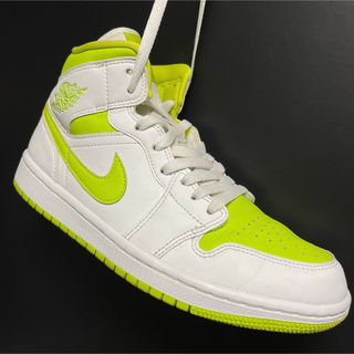 ナイキ(NIKE)のNIKE AIR JORDAN 1 MID(スニーカー)