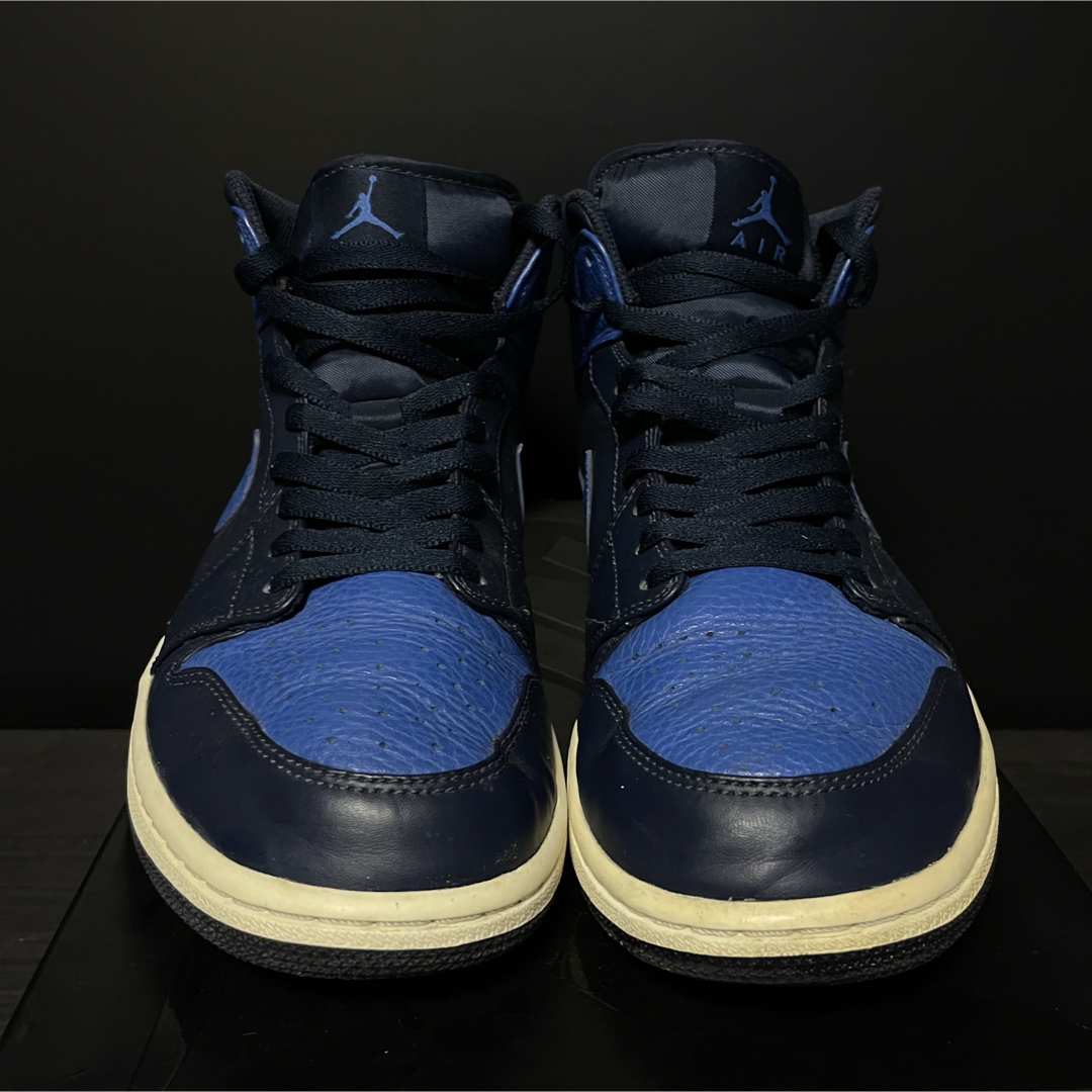 NIKE(ナイキ)のNIKE AIR JORDAN 1 MID メンズの靴/シューズ(スニーカー)の商品写真