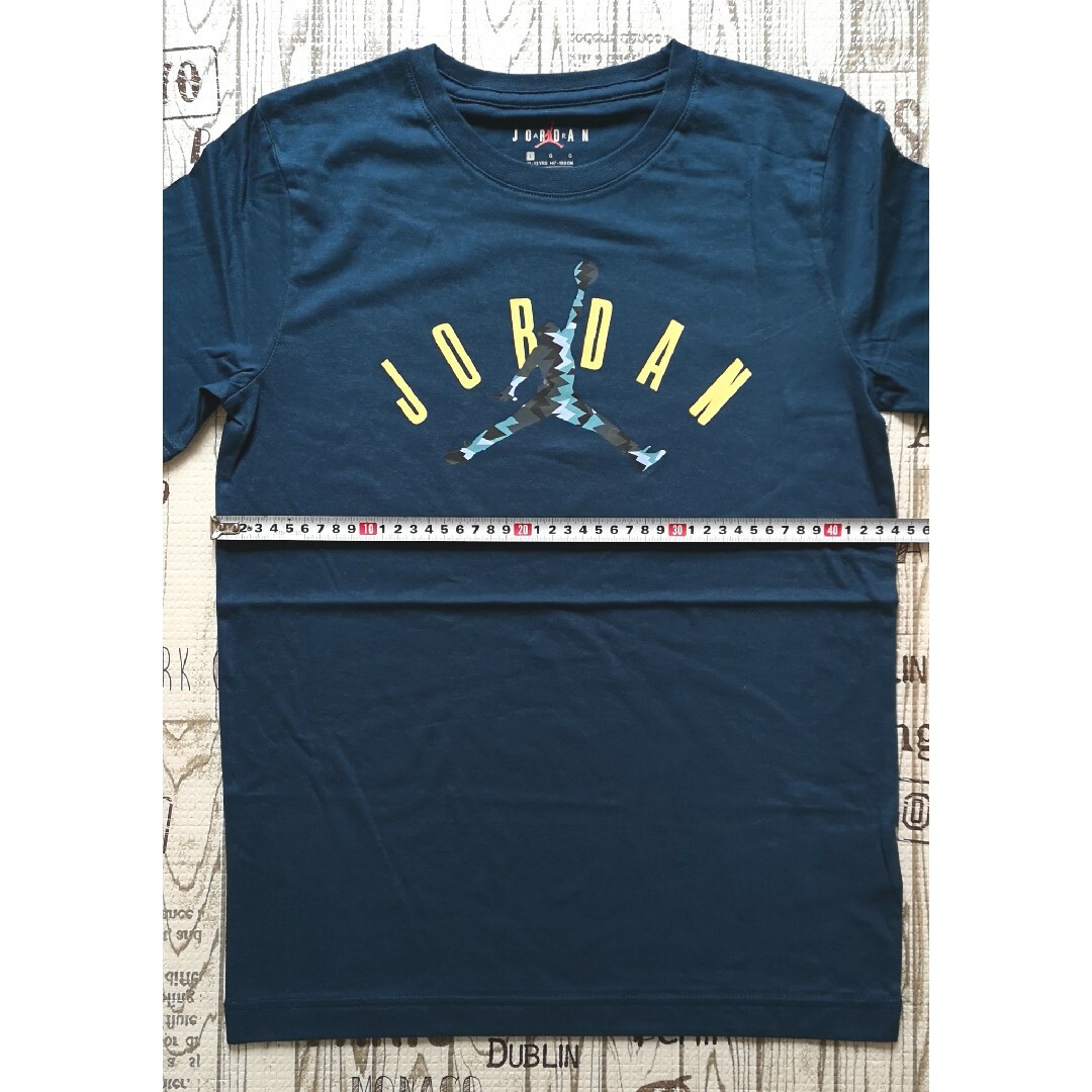 Jordan Brand（NIKE）(ジョーダン)の新品　150(147-163)　jordan　ジョーダン　Tシャツ　半袖　キッズ キッズ/ベビー/マタニティのキッズ服男の子用(90cm~)(Tシャツ/カットソー)の商品写真
