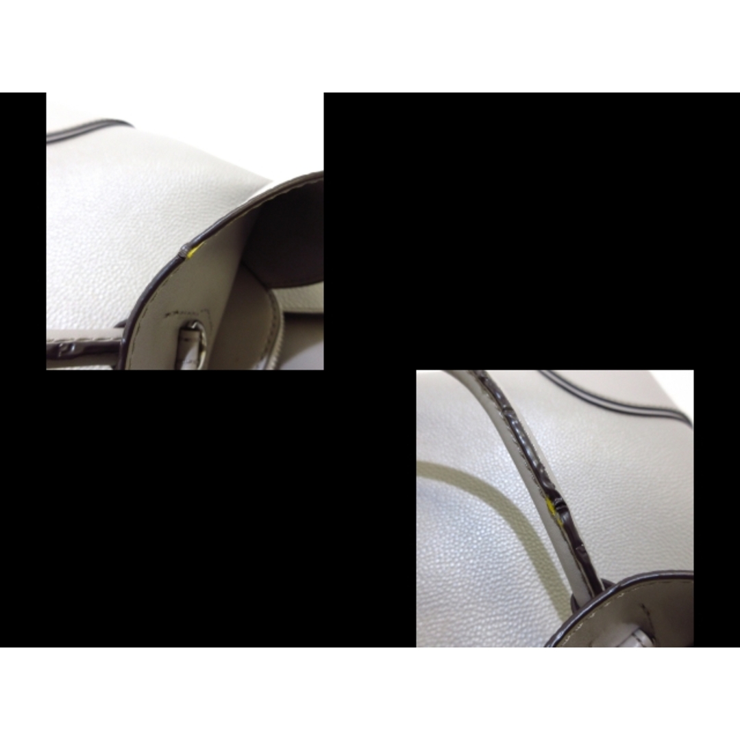 Michael Kors(マイケルコース)のMICHAEL KORS(マイケルコース) トートバッグ ライトグレー×シルバー レザー レディースのバッグ(トートバッグ)の商品写真