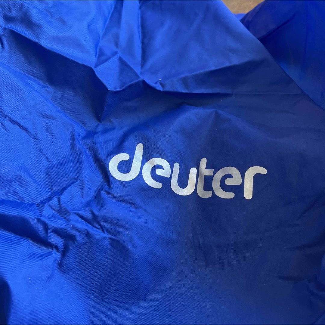 Deuter(ドイター)の登山・アウトドアリュック　赤deuter 専用レインカバー付き青 メンズのバッグ(バッグパック/リュック)の商品写真