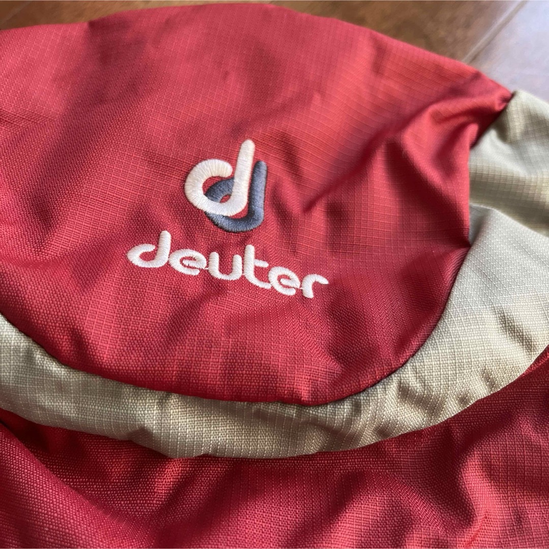 Deuter(ドイター)の登山・アウトドアリュック　赤deuter 専用レインカバー付き青 メンズのバッグ(バッグパック/リュック)の商品写真