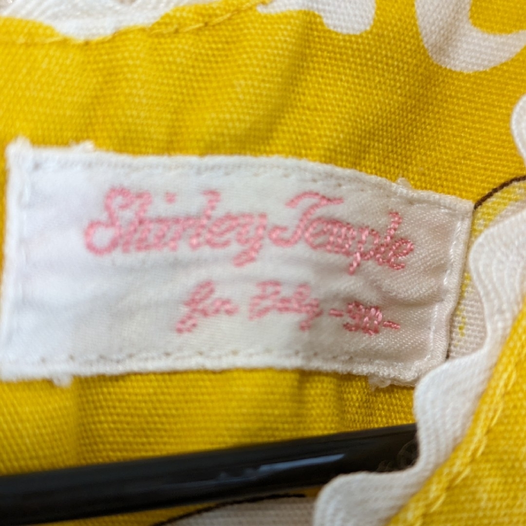 Shirley Temple(シャーリーテンプル)のワンピース　アヒル柄　黄色　90cm キッズ/ベビー/マタニティのキッズ服女の子用(90cm~)(ワンピース)の商品写真