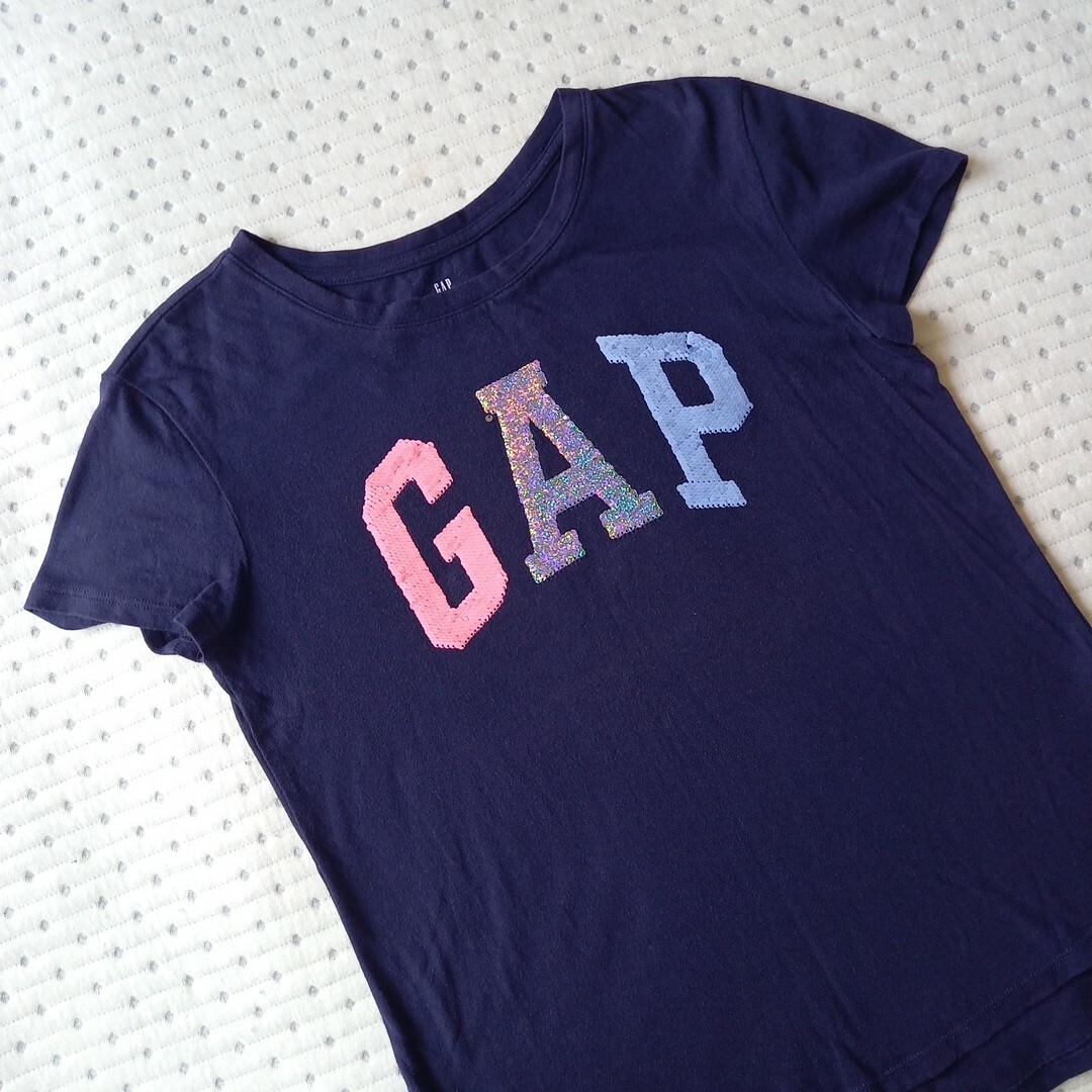 GAP Kids(ギャップキッズ)のGAP KIDS スパンコール 半袖 Tシャツ キッズ 150サイズ キッズ/ベビー/マタニティのキッズ服女の子用(90cm~)(Tシャツ/カットソー)の商品写真