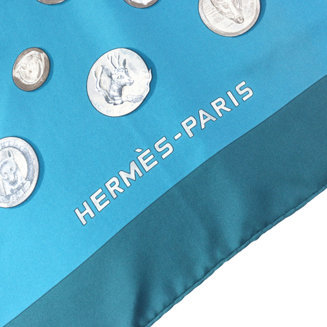 Hermes(エルメス)の極美品△HERMES エルメス BOUTONS DE VENERIE カレ90 シルク100％ ストール スカーフ ブルー系 フランス製 レディース オススメ◎ レディースのファッション小物(バンダナ/スカーフ)の商品写真