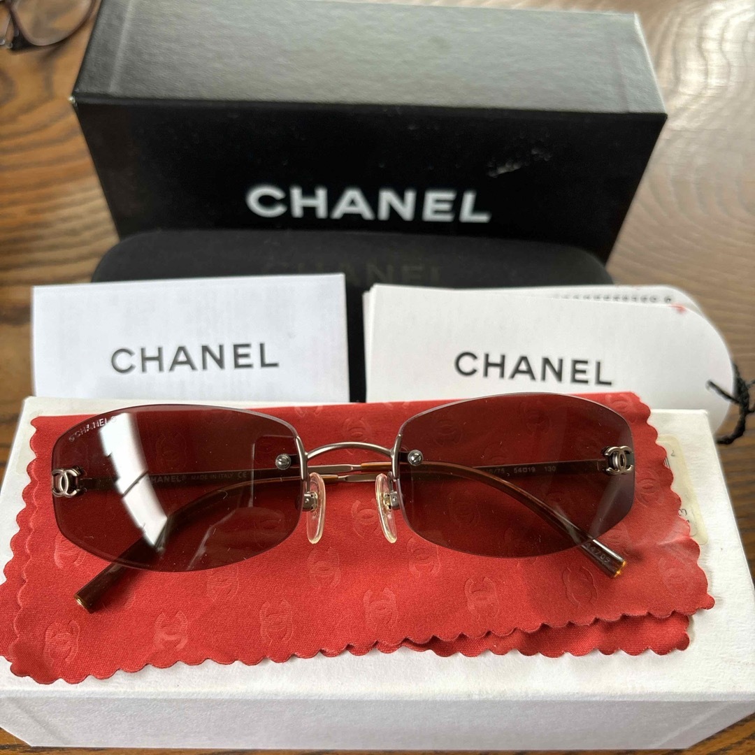 CHANEL(シャネル)の未使用　シャネル　サングラス レディースのファッション小物(サングラス/メガネ)の商品写真