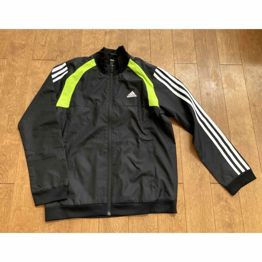 adidas(アディダス)の超美品 【adidas】 アディダス ナイロンジャンパー　140cm キッズ/ベビー/マタニティのキッズ服男の子用(90cm~)(ジャケット/上着)の商品写真