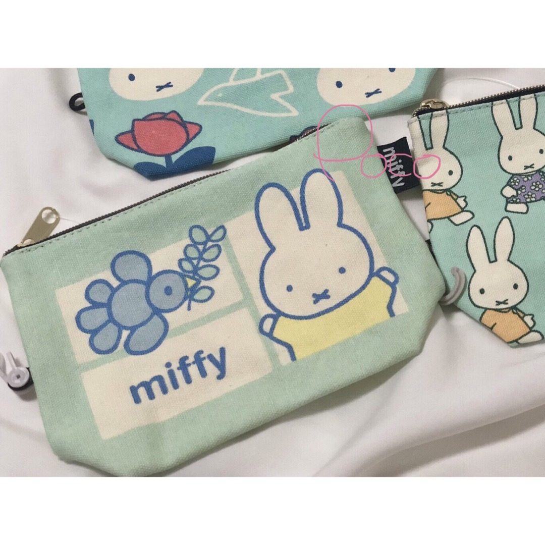 miffy(ミッフィー)の*【最終値下げ】新品！ミッフィー　ポーチ　北欧　オランダ　miffy レディースのファッション小物(ポーチ)の商品写真