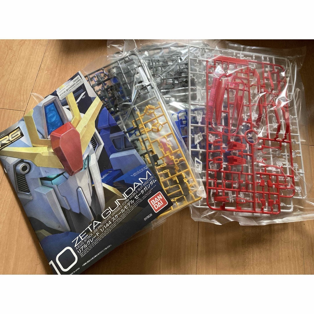 BANDAI(バンダイ)のZガンダム、ザクⅠガンプラ エンタメ/ホビーのおもちゃ/ぬいぐるみ(模型/プラモデル)の商品写真