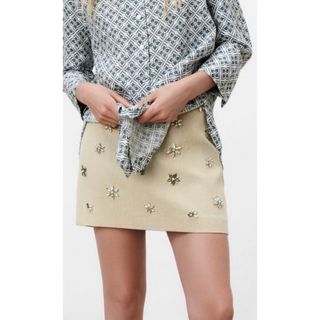 ザラ(ZARA)のZARA ビジュー付き　ミニスカート(ミニスカート)