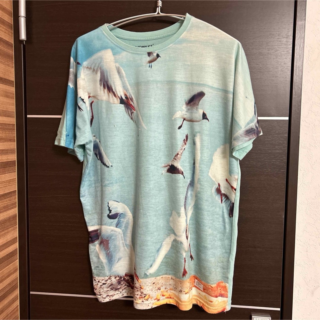 最終お値下げ！ACOMPLICE   カモメ　海　Tシャツ メンズのトップス(Tシャツ/カットソー(半袖/袖なし))の商品写真