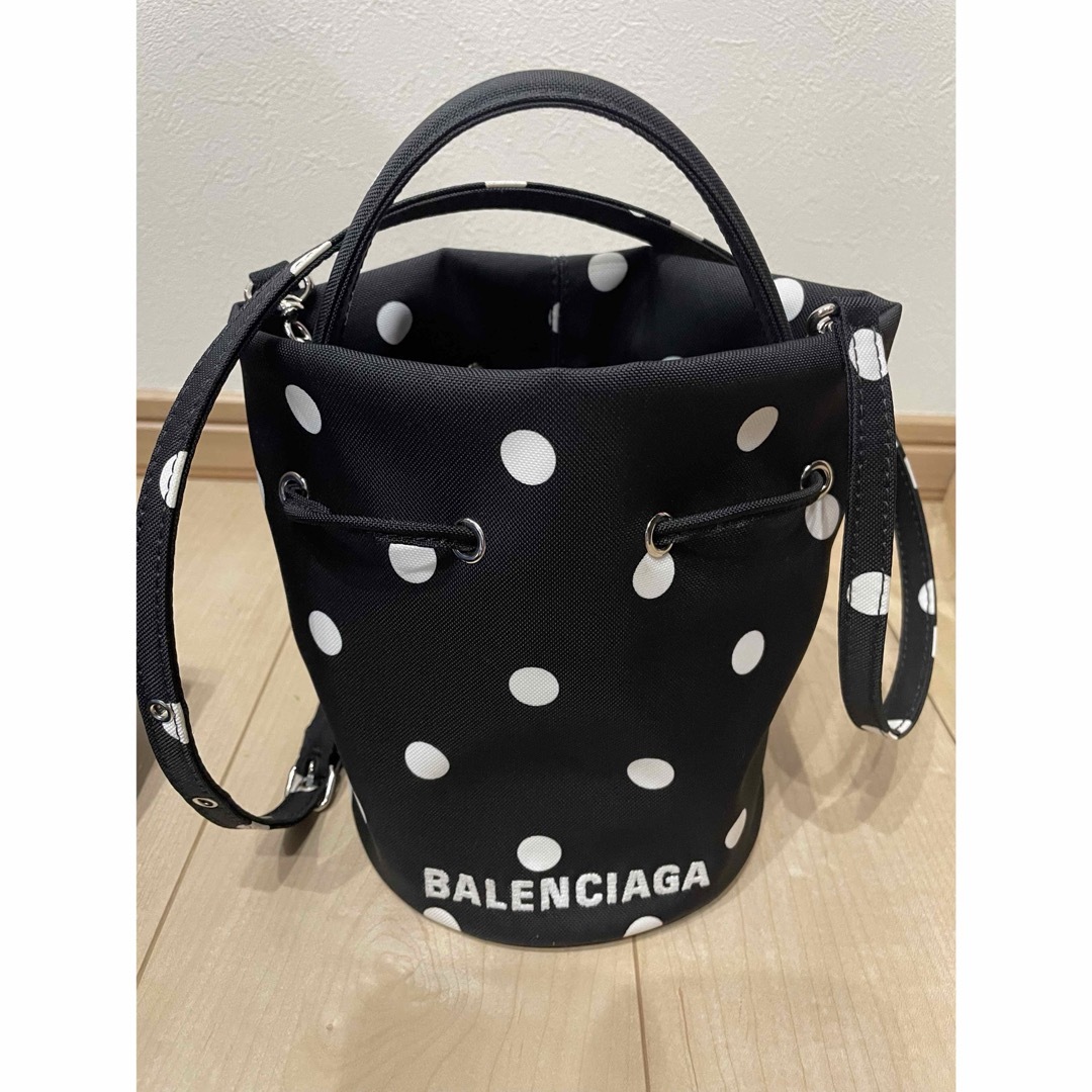 Balenciaga(バレンシアガ)のバレンシアガ  ドローストリング レディースのバッグ(ショルダーバッグ)の商品写真