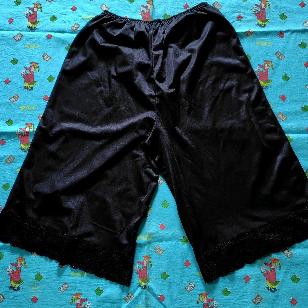 Belluna(ベルーナ)のベルーナ　レース付きペチパンツ　LL65cm丈　黒 レディースのパンツ(その他)の商品写真