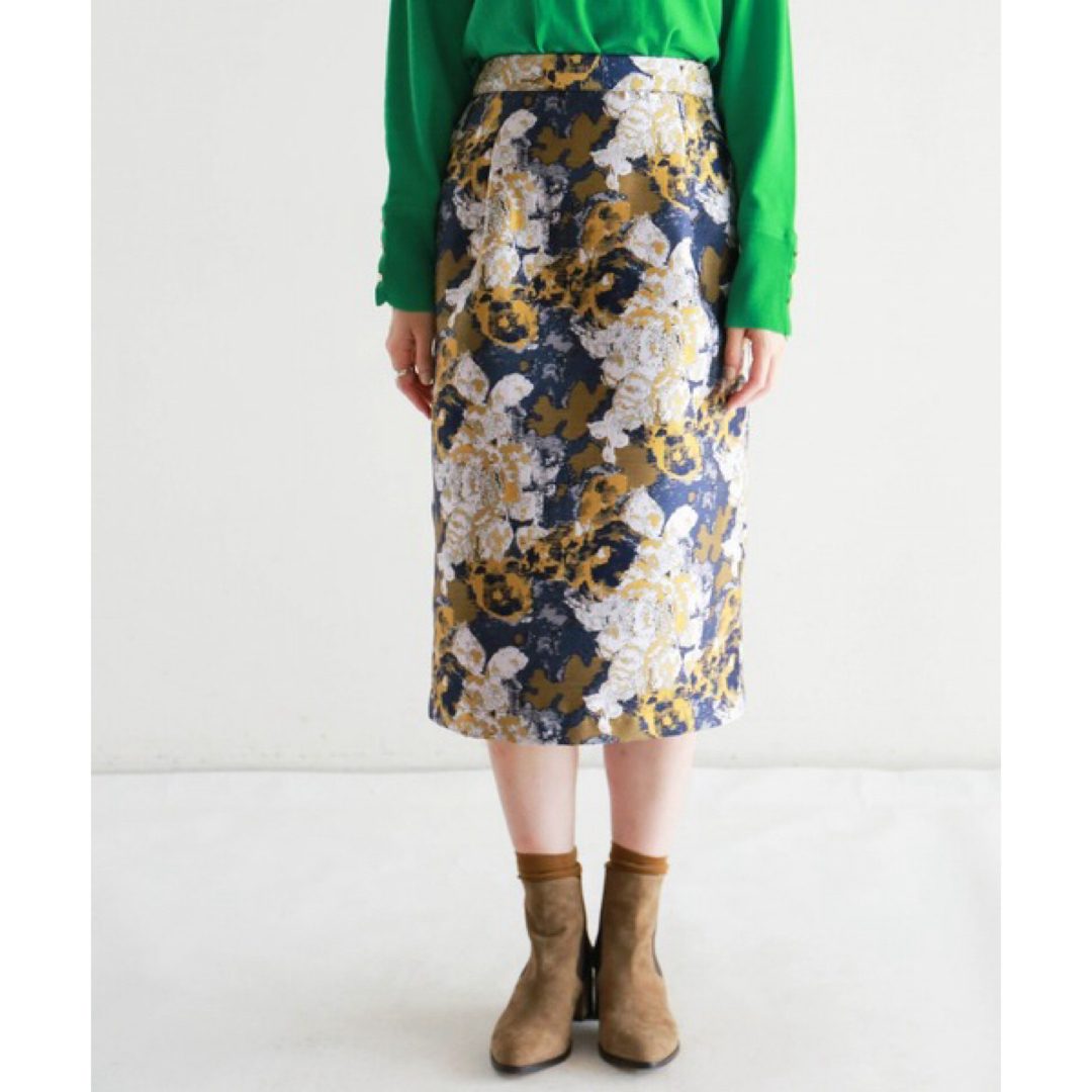 nombre impair(ノンブルアンベール)のNOMBRE IMPAIR Big flower ジャガード ストレートスカート レディースのスカート(ひざ丈スカート)の商品写真
