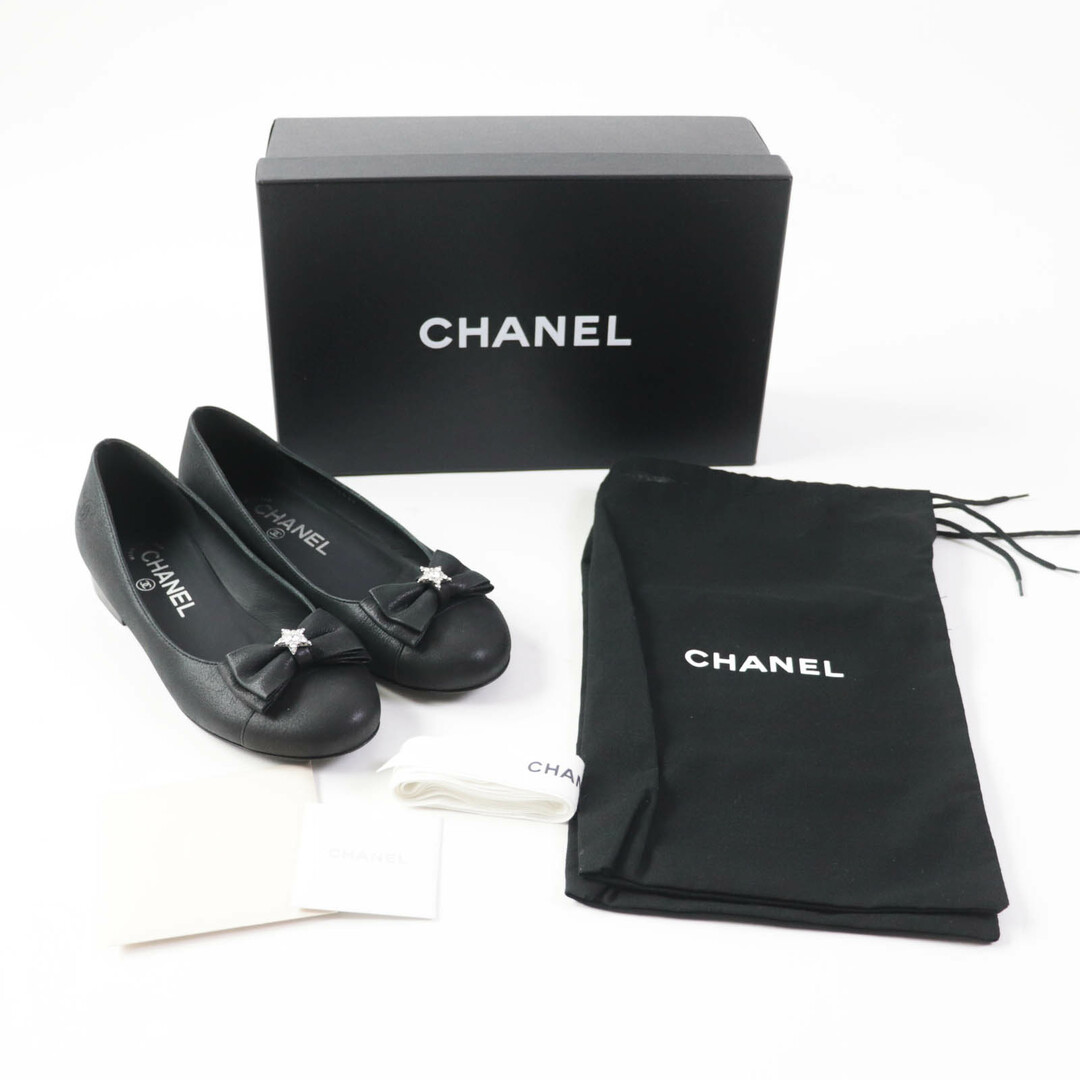 CHANEL(シャネル)の美品◎CHANEL シャネル G30947 スタービジュー リボン付き フラットシューズ／バレエシューズ ブラック 35 箱・保存袋付き イタリア製 レディース レディースの靴/シューズ(バレエシューズ)の商品写真