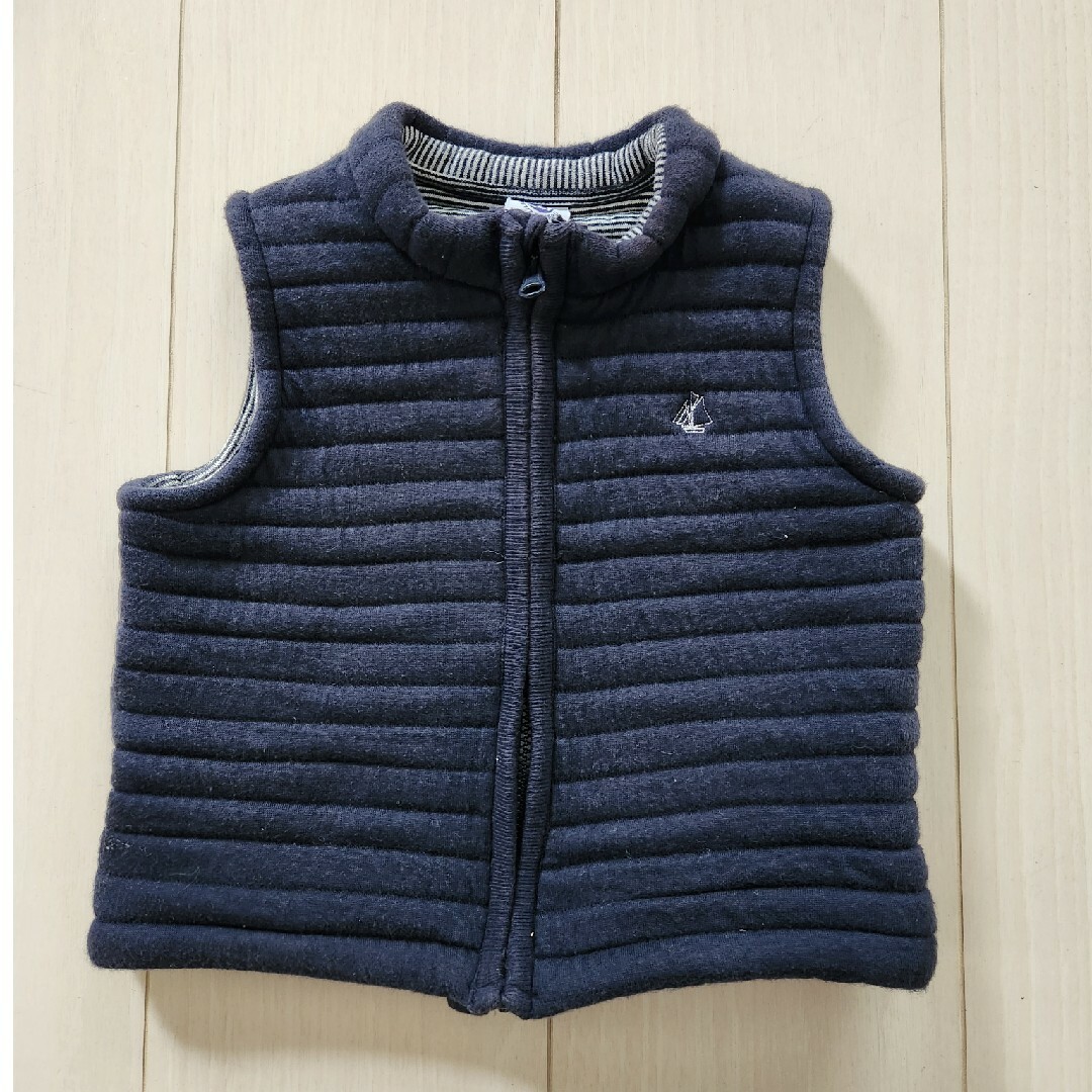 PETIT BATEAU(プチバトー)のPETIT BATEAU ベスト キッズ/ベビー/マタニティのキッズ服男の子用(90cm~)(ジャケット/上着)の商品写真