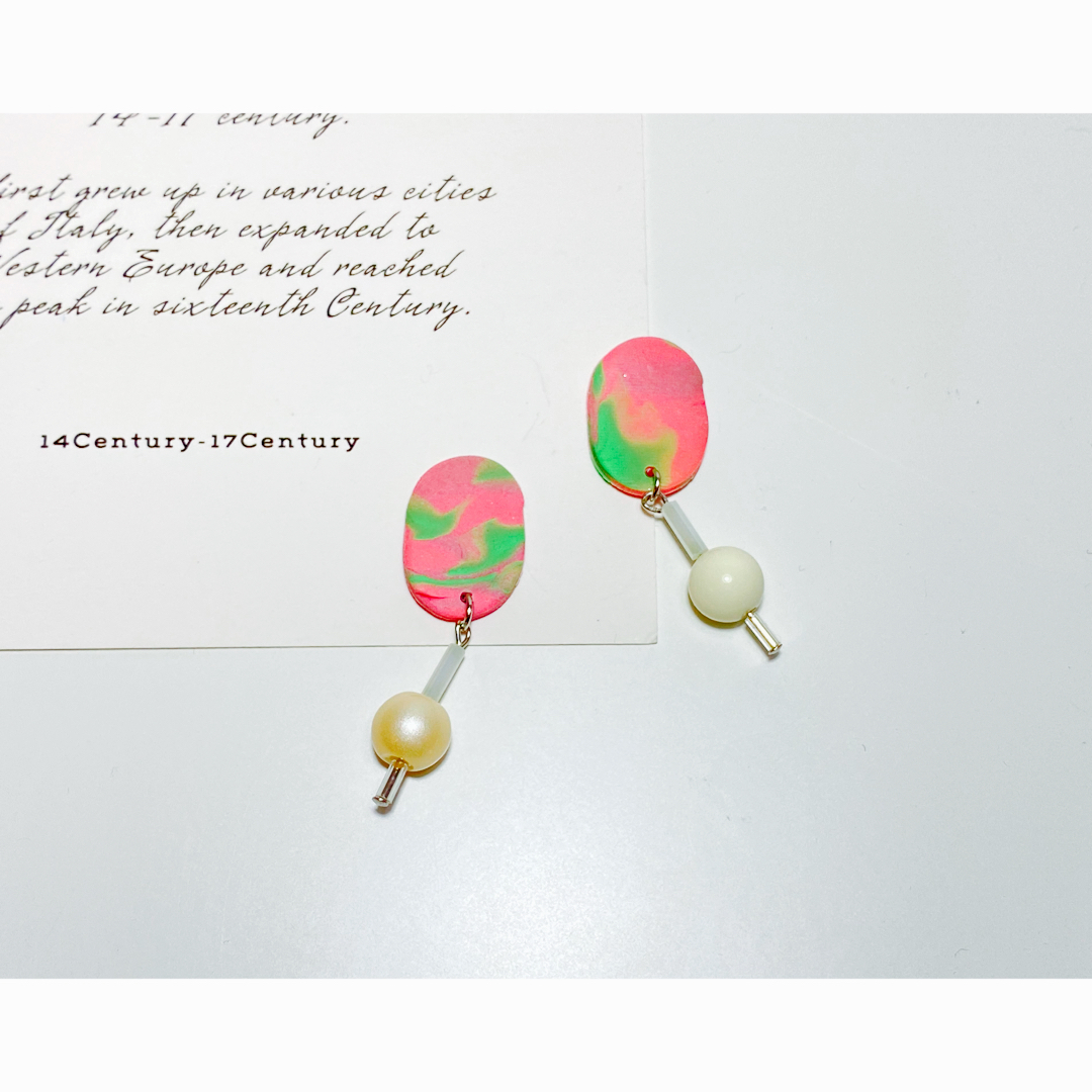 BEAUTY&YOUTH UNITED ARROWS(ビューティアンドユースユナイテッドアローズ)の№835  vivid color marble＋beads レディースのアクセサリー(ピアス)の商品写真