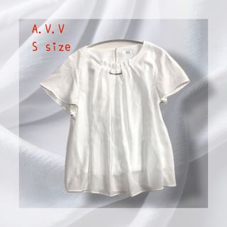 アーヴェヴェ(a.v.v)のa.v.v   半袖  ブラウス Sサイズ(カットソー(長袖/七分))