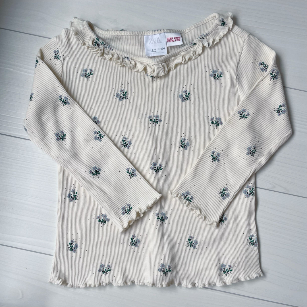 ZARA KIDS(ザラキッズ)のzarababy  花柄　リブ　トップス キッズ/ベビー/マタニティのキッズ服女の子用(90cm~)(Tシャツ/カットソー)の商品写真