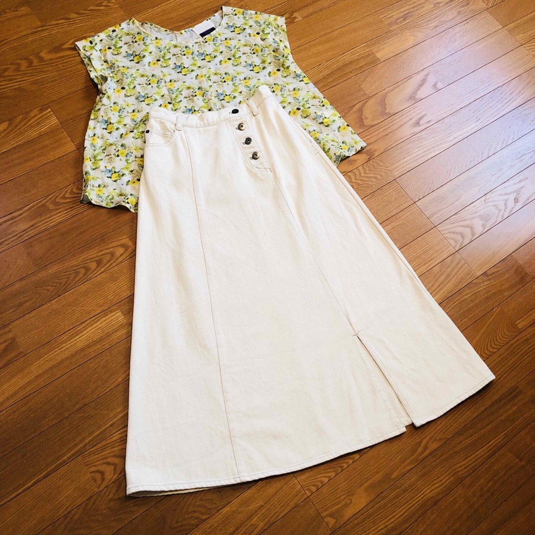 MERVEILLE H.(メルベイユアッシュ)のetre relie エトレリー　ホワイトデニムスカート レディースのスカート(ロングスカート)の商品写真