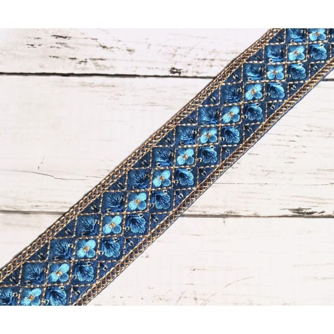 【インド刺繍リボン】50cm　6番 ハンドメイドの素材/材料(生地/糸)の商品写真