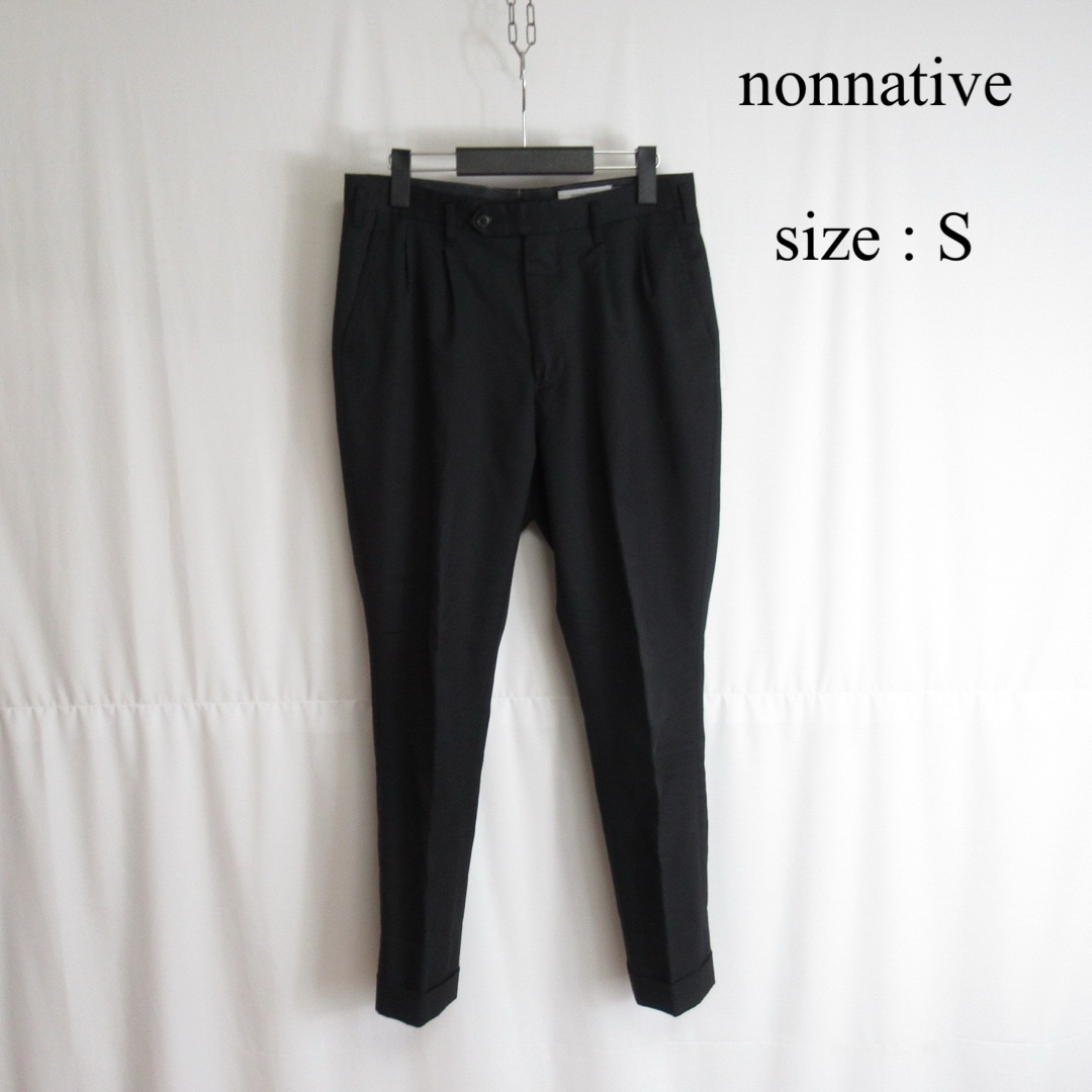 nonnative(ノンネイティブ)のnonnative スリム テーパード タック スラックス パンツ モード S メンズのパンツ(スラックス)の商品写真