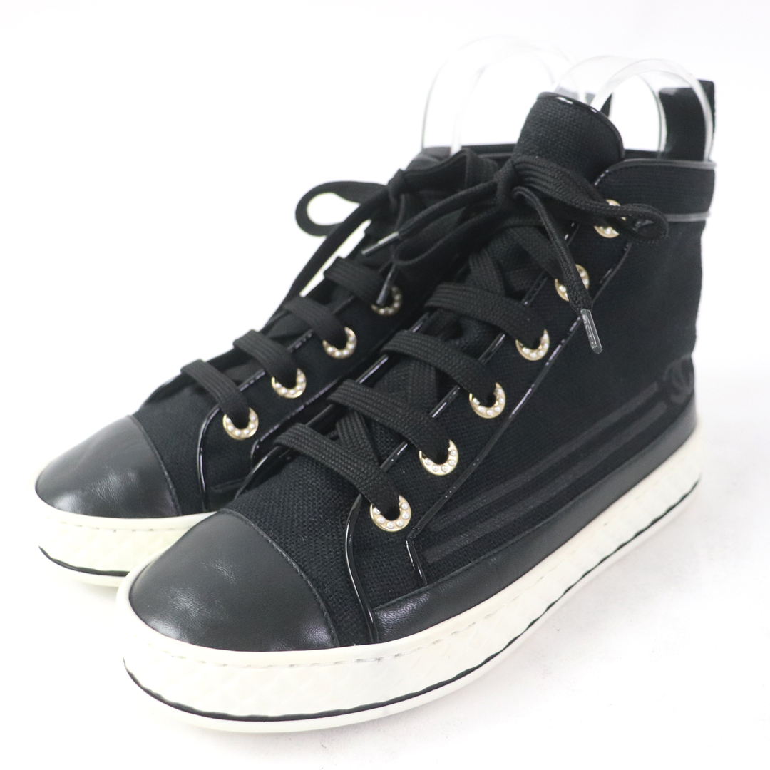 CHANEL - 美品☆CHANEL シャネル G34222 キャンバス ココマーク・フェイクパール付 レースアップ ハイカットスニーカー ブラック 35 イタリア製 レディース