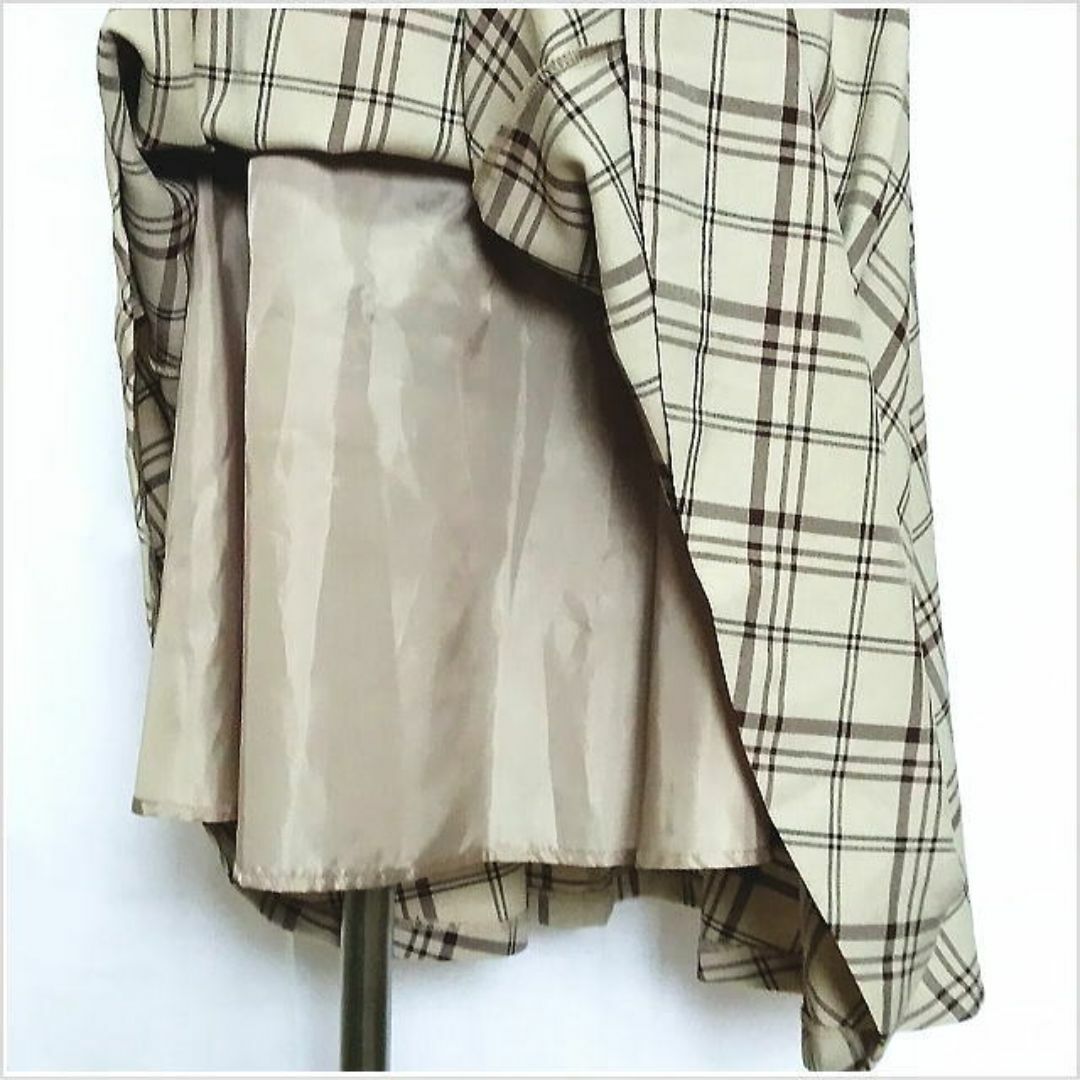 Couture Brooch(クチュールブローチ)の［クチュールブローチ］ベージュチェック柄ミモレ丈フレアスカート 40 M～L位 レディースのスカート(ロングスカート)の商品写真