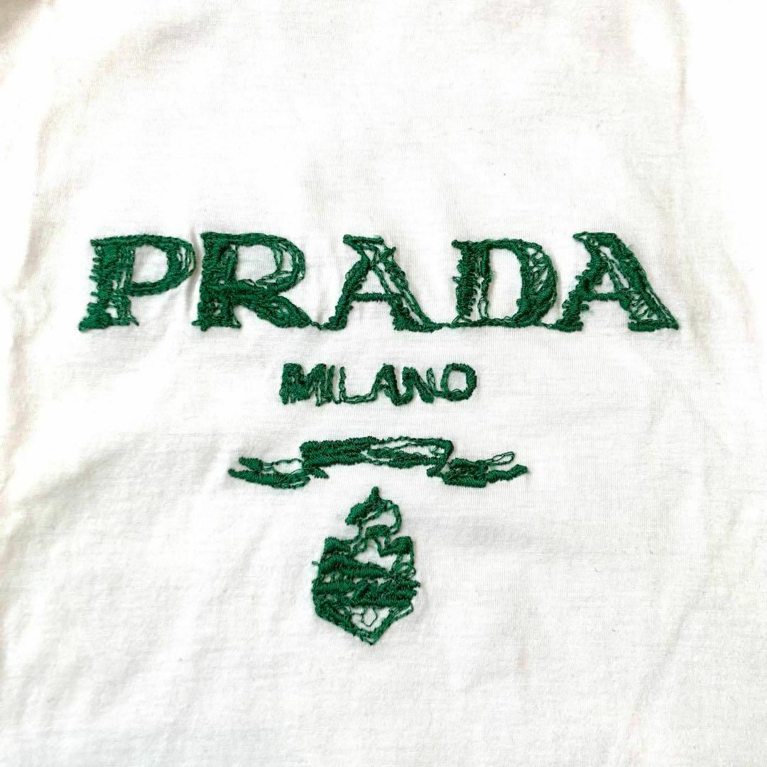 PRADA(プラダ)の【未使用級】PRADA プラダ Tシャツ ホワイト 刺繍ロゴ コットン S メンズのトップス(Tシャツ/カットソー(半袖/袖なし))の商品写真