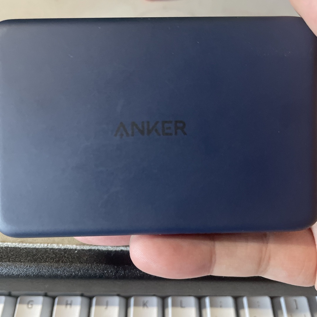 ANKER ANKER POWERCORE MAGNETIC 5000 スマホ/家電/カメラのスマートフォン/携帯電話(バッテリー/充電器)の商品写真