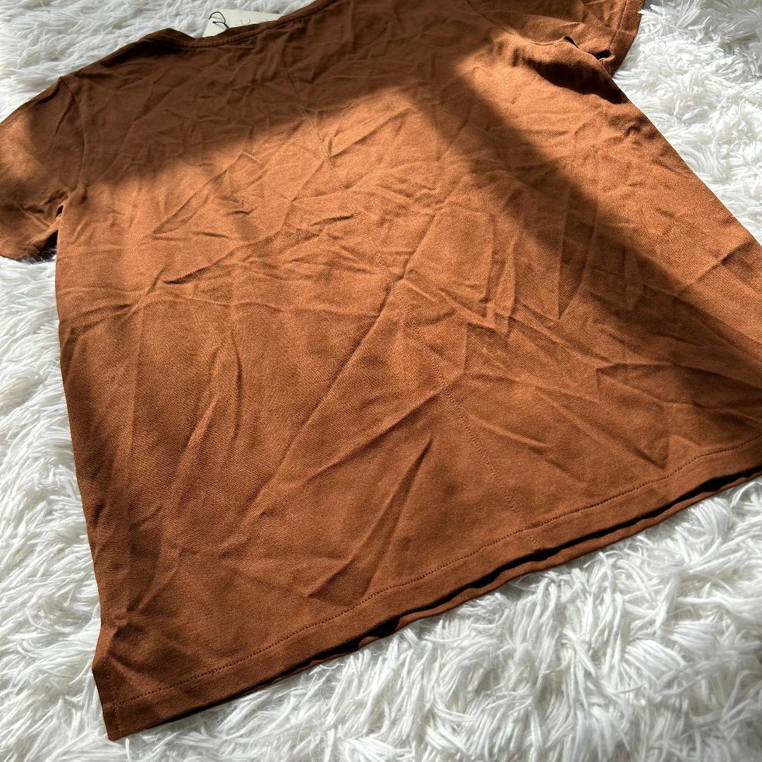 kumikyoku（組曲）(クミキョク)の【新品タグ付き】クミキョク Tシャツ 半袖 L シンプル ブラウン ✓4275 レディースのトップス(Tシャツ(半袖/袖なし))の商品写真
