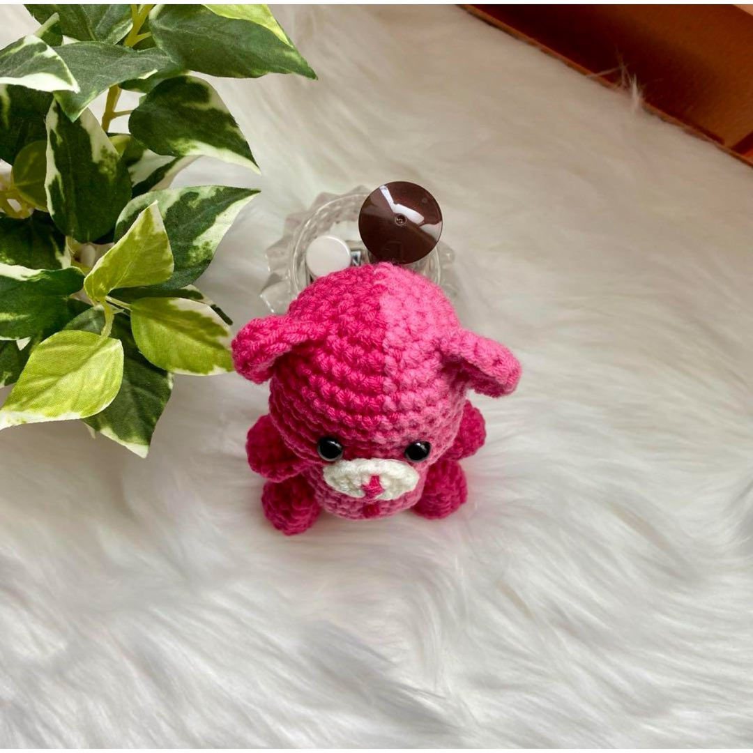 編みぐるみ　キーホルダー　リボンチャーム　編み物 ハンドメイドのファッション小物(バッグチャーム)の商品写真