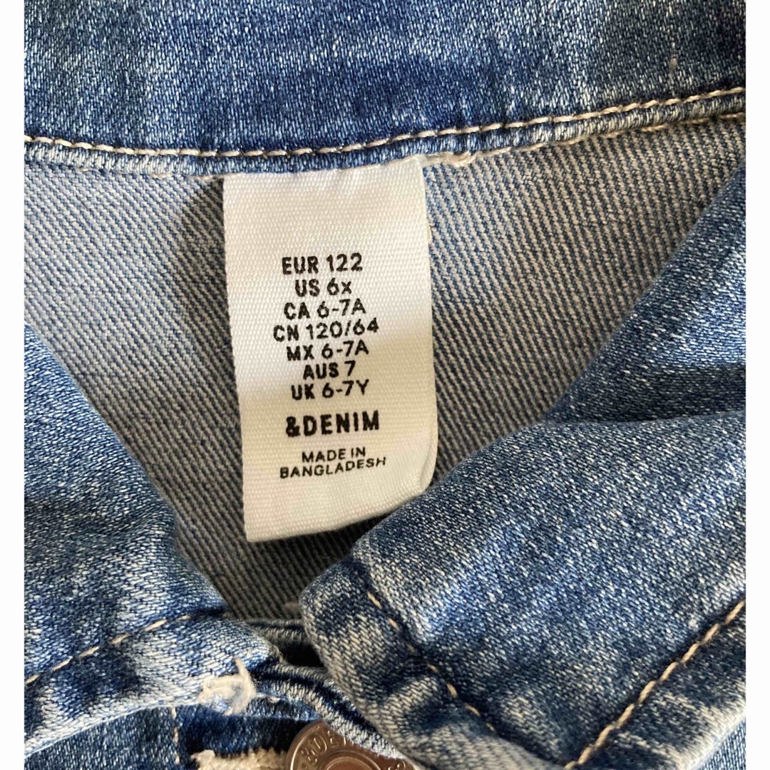 H&M(エイチアンドエム)のH&M/キッズデニムジャケット キッズ/ベビー/マタニティのキッズ服男の子用(90cm~)(ジャケット/上着)の商品写真