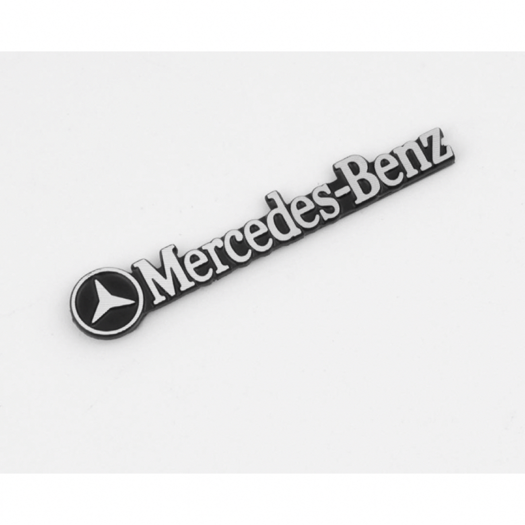 3D 金属4枚セット　メルセデス　ベンツホーンステッカースピーカーデカールス 自動車/バイクの自動車(車内アクセサリ)の商品写真