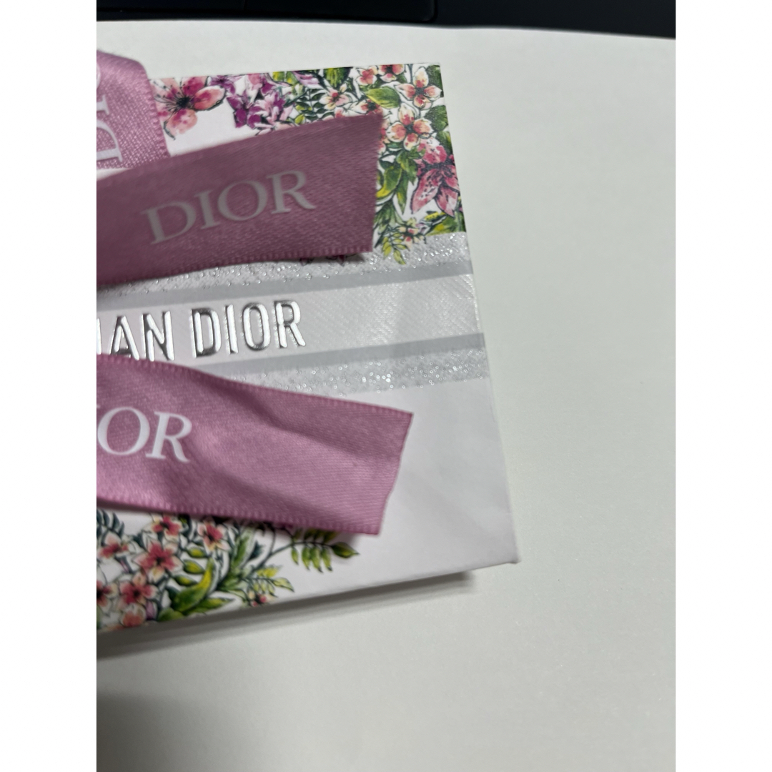 Dior(ディオール)の新品未使用サンプル付き！Dior アディクトリップマキシマイザー 001 ピンク コスメ/美容のベースメイク/化粧品(リップグロス)の商品写真
