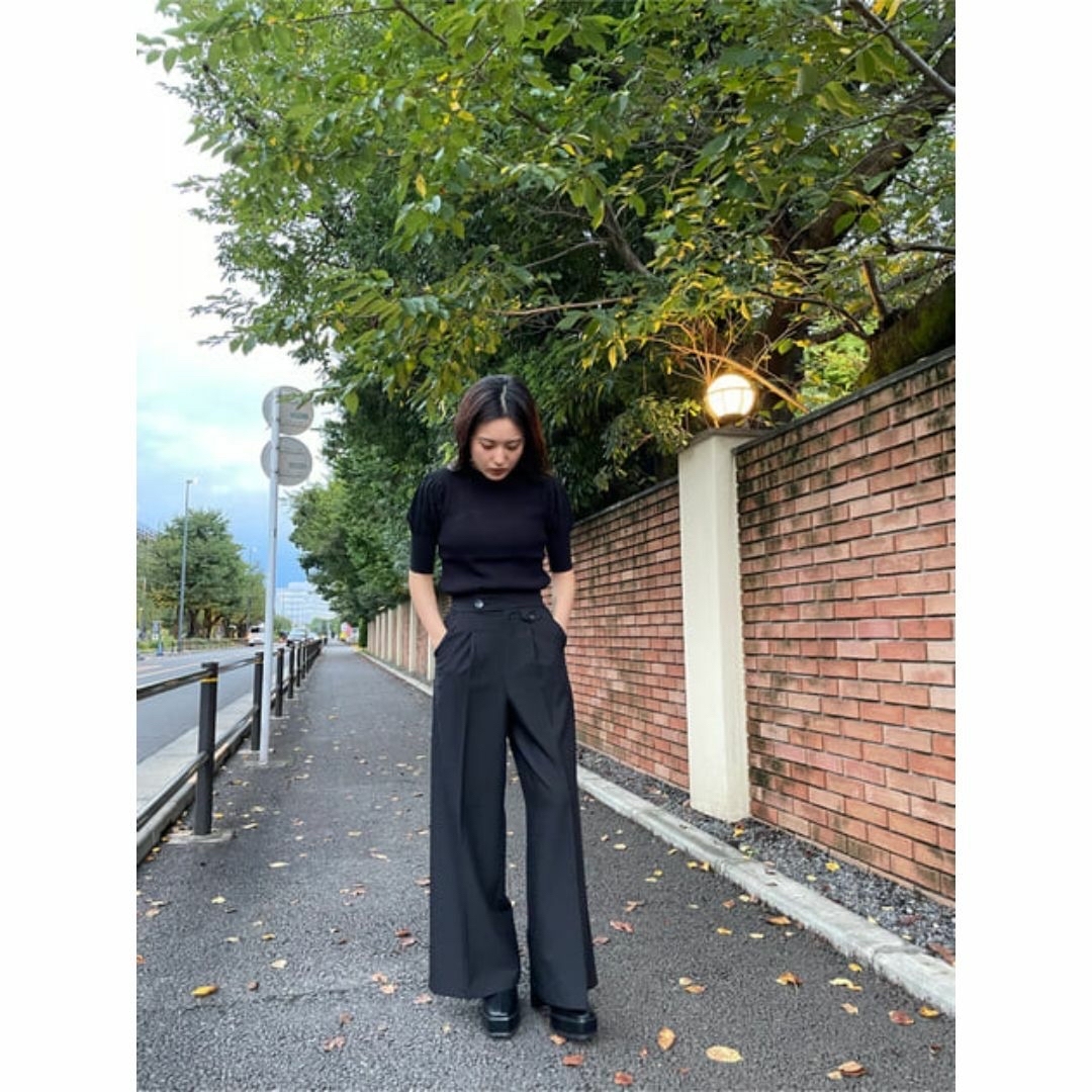 AZUL by moussy(アズールバイマウジー)のアズールバイマウジー♡TUCK WIDE STRAIGHT PANTS レディースのパンツ(カジュアルパンツ)の商品写真