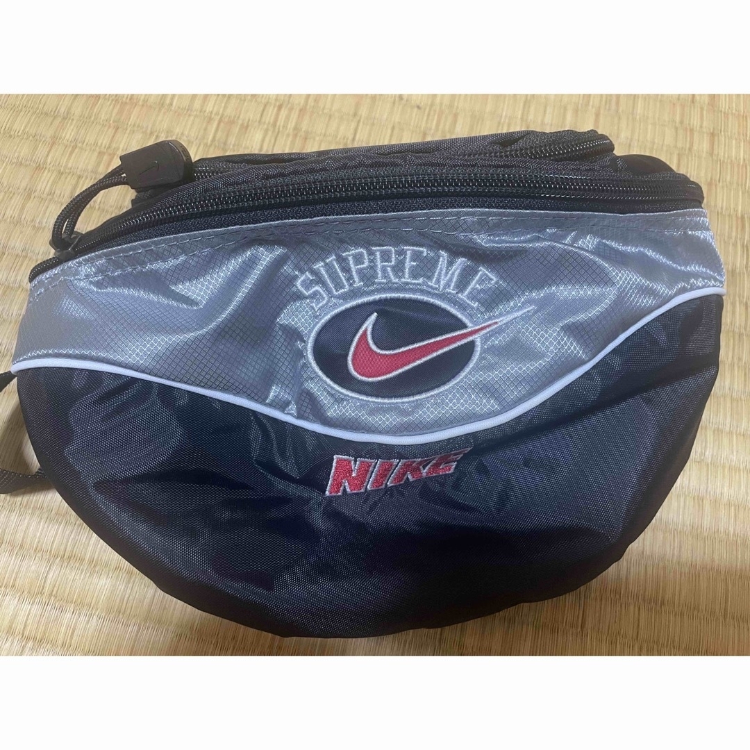 Supreme(シュプリーム)のSupreme Nike Shoulder Bag ショルダーバッグ レディースのバッグ(ショルダーバッグ)の商品写真