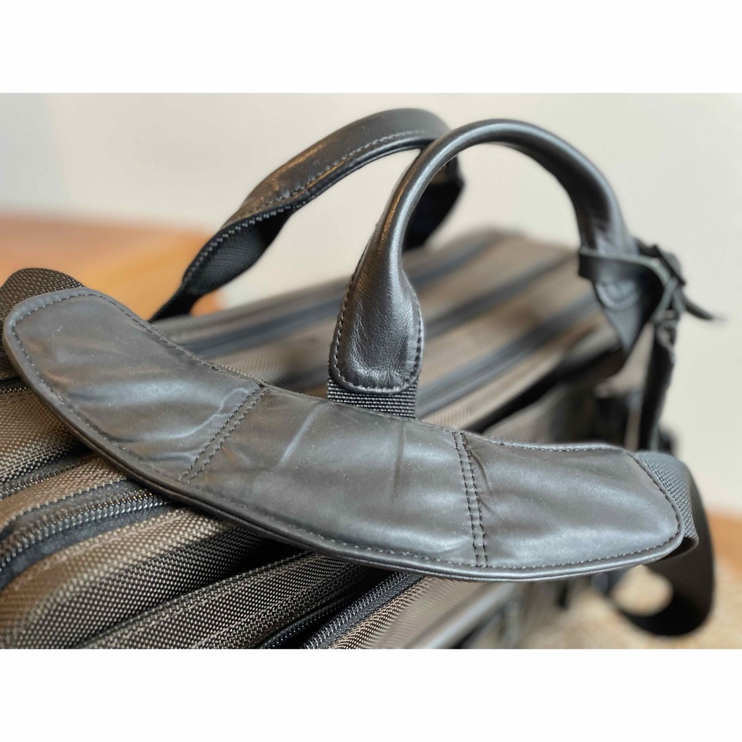 TUMI(トゥミ)の（美品）TUMI トゥミ ショルダー ビジネスバッグ ブラウン メンズのバッグ(ショルダーバッグ)の商品写真