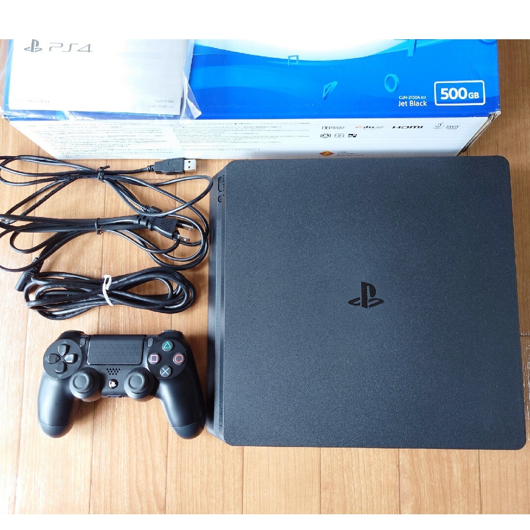 SONY(ソニー)のSONY PlayStation4 本体 ＋ソフト4本 エンタメ/ホビーのゲームソフト/ゲーム機本体(家庭用ゲーム機本体)の商品写真