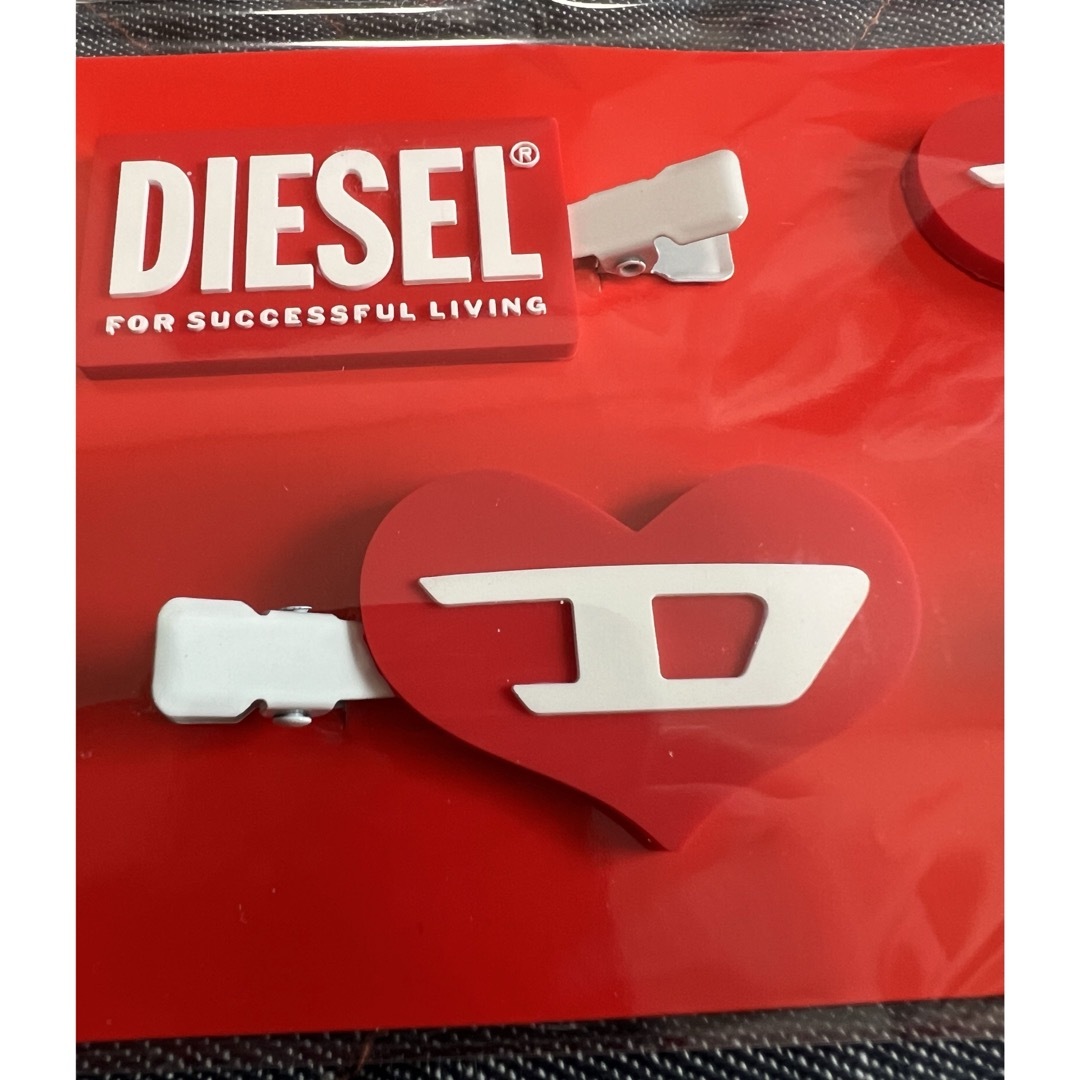 DIESEL(ディーゼル)のDIESEL ヘアピンセット 非売品 レディースのヘアアクセサリー(ヘアピン)の商品写真