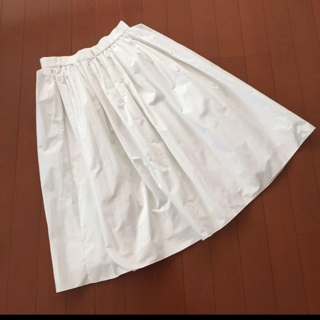 URBAN RESEARCH(アーバンリサーチ)の美品✨アーバンリサーチ❤定価10500円✨ホワイトひざ丈スカート レディースのスカート(ひざ丈スカート)の商品写真