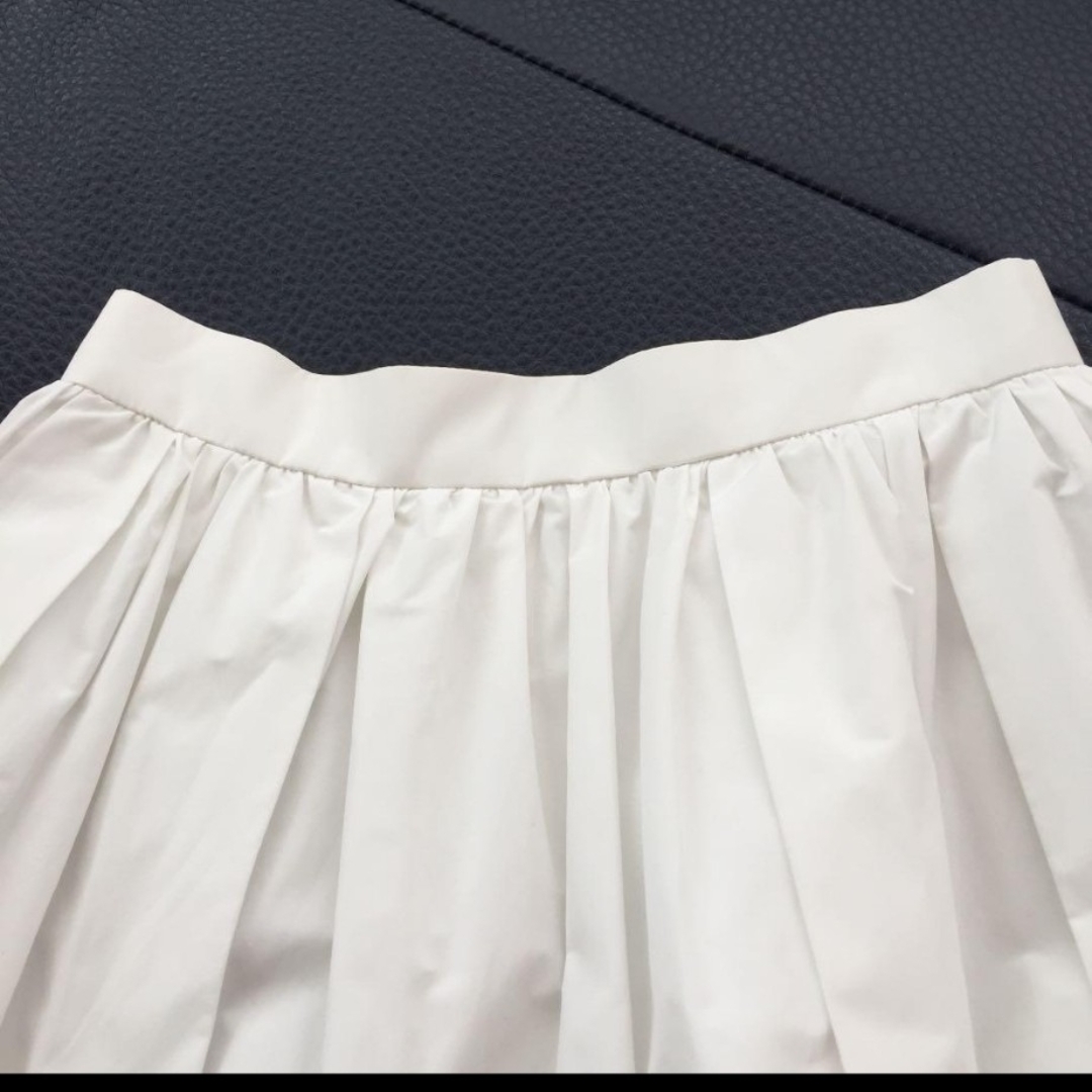 URBAN RESEARCH(アーバンリサーチ)の美品✨アーバンリサーチ❤定価10500円✨ホワイトひざ丈スカート レディースのスカート(ひざ丈スカート)の商品写真